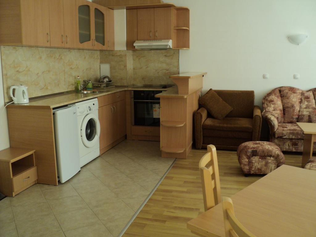 Meni Apartments And Guest Rooms Sozopol Buitenkant foto