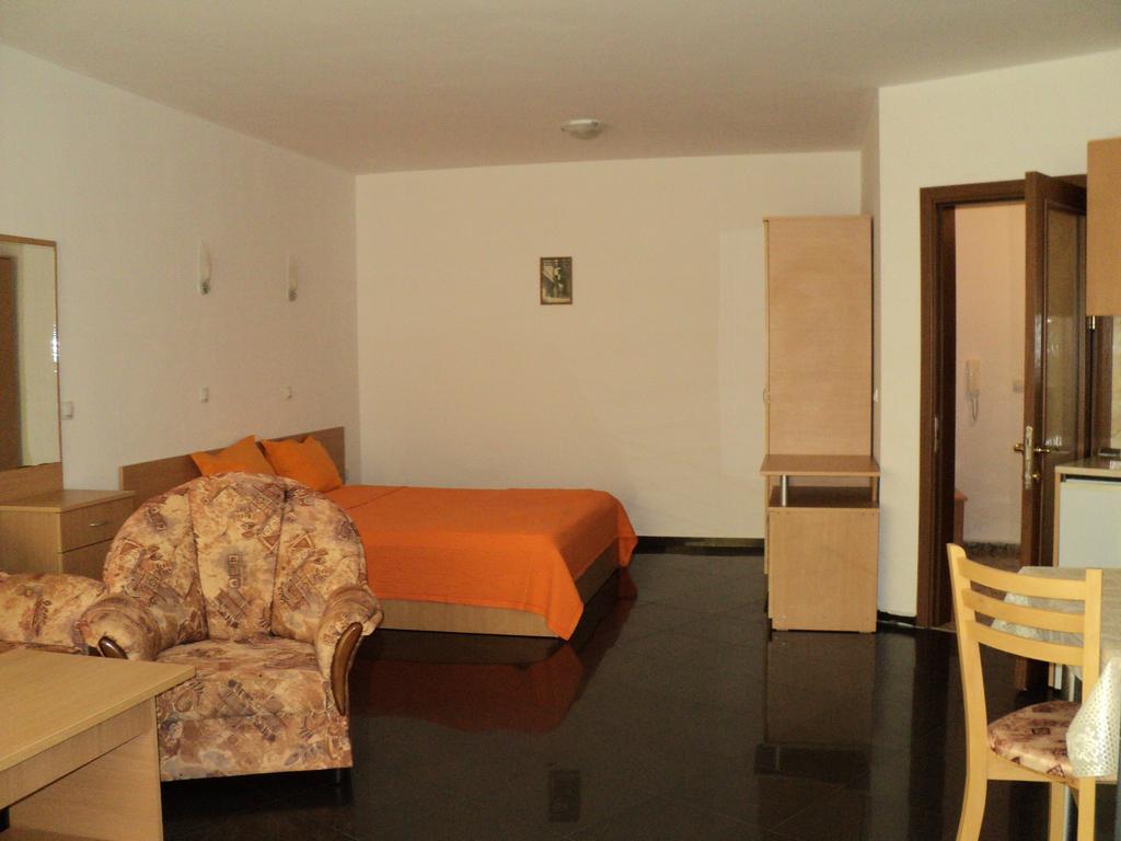 Meni Apartments And Guest Rooms Sozopol Buitenkant foto