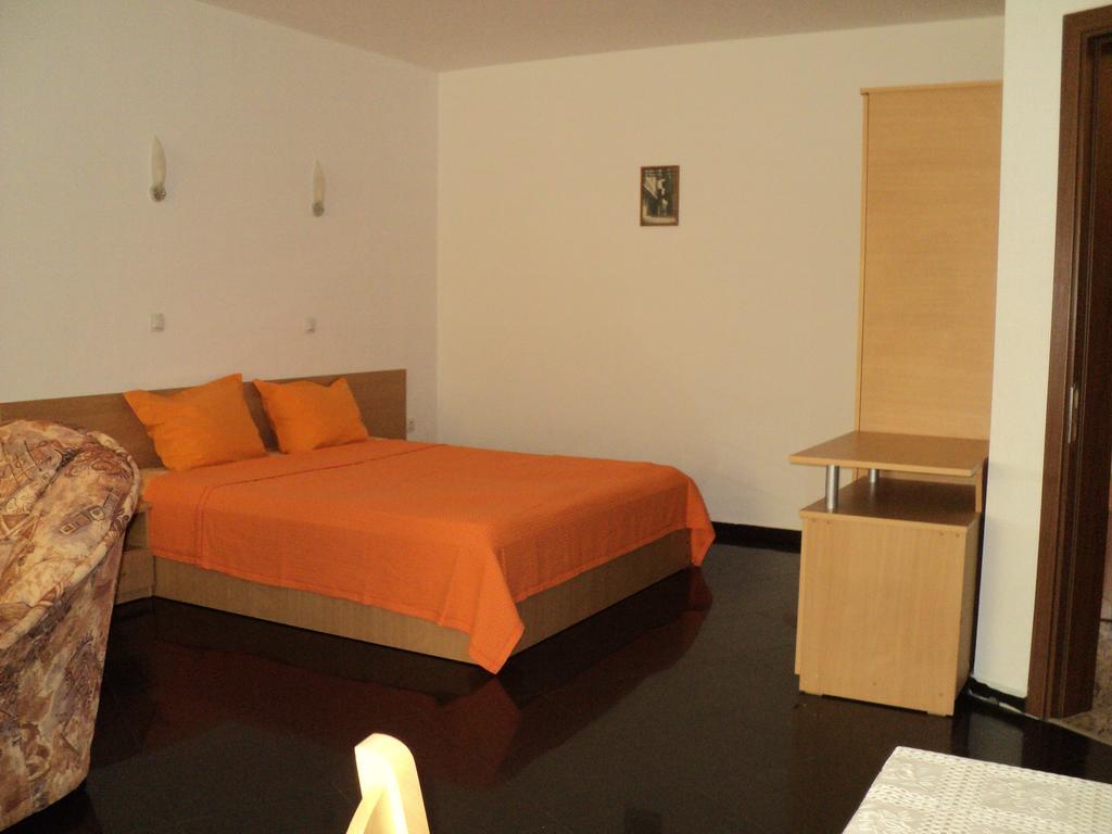 Meni Apartments And Guest Rooms Sozopol Buitenkant foto