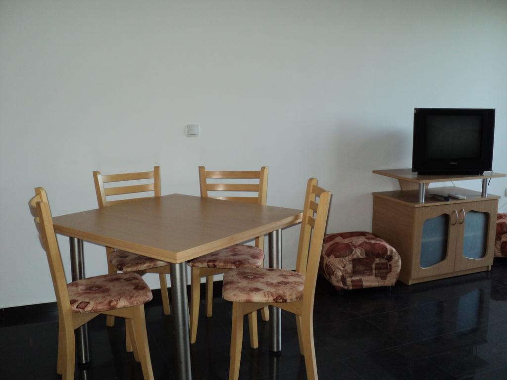 Meni Apartments And Guest Rooms Sozopol Buitenkant foto
