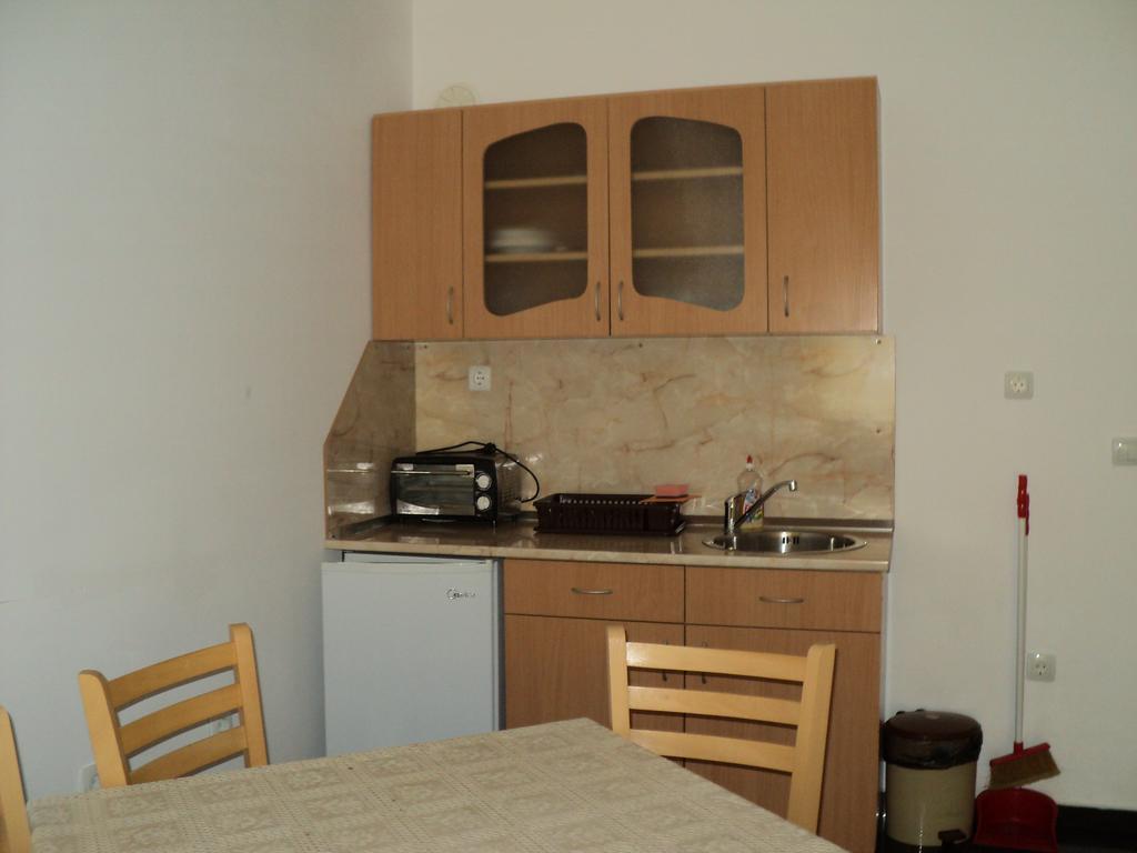 Meni Apartments And Guest Rooms Sozopol Buitenkant foto