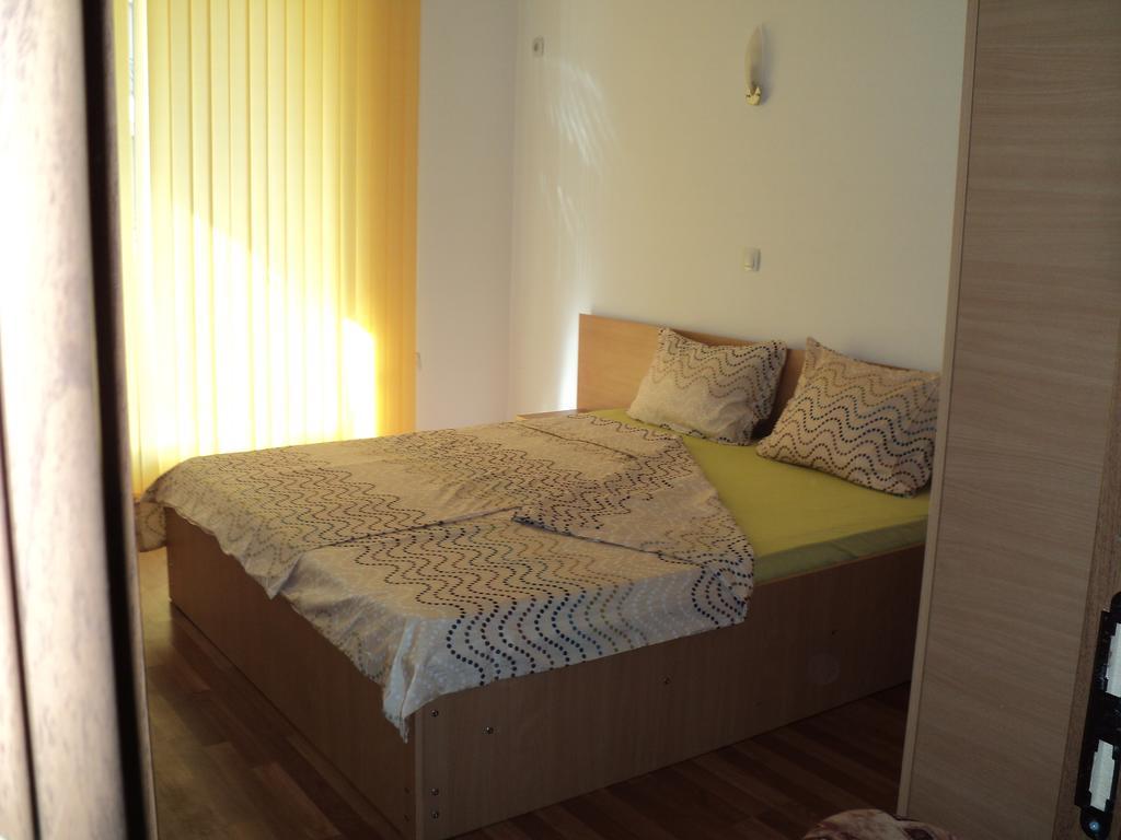 Meni Apartments And Guest Rooms Sozopol Buitenkant foto