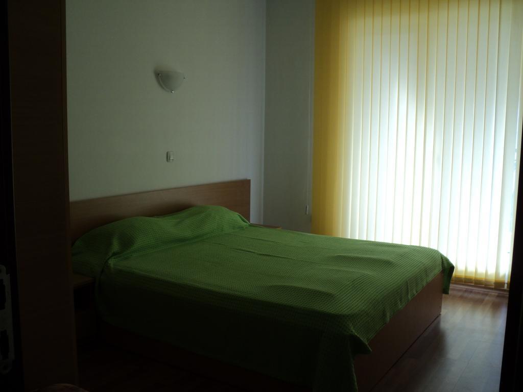 Meni Apartments And Guest Rooms Sozopol Buitenkant foto