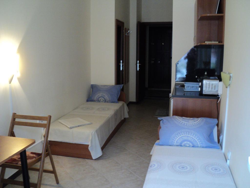 Meni Apartments And Guest Rooms Sozopol Buitenkant foto