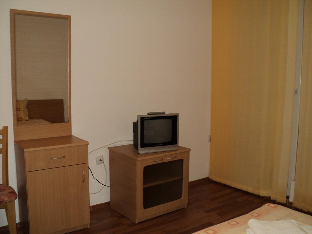 Meni Apartments And Guest Rooms Sozopol Buitenkant foto