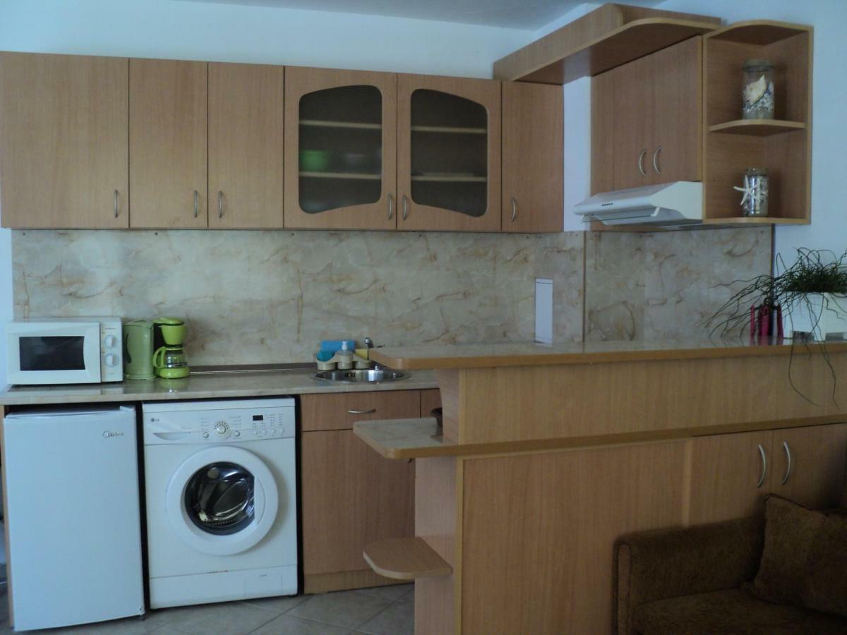 Meni Apartments And Guest Rooms Sozopol Buitenkant foto