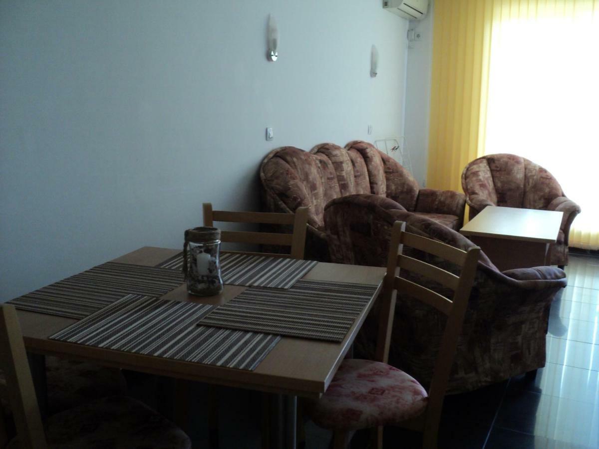 Meni Apartments And Guest Rooms Sozopol Buitenkant foto